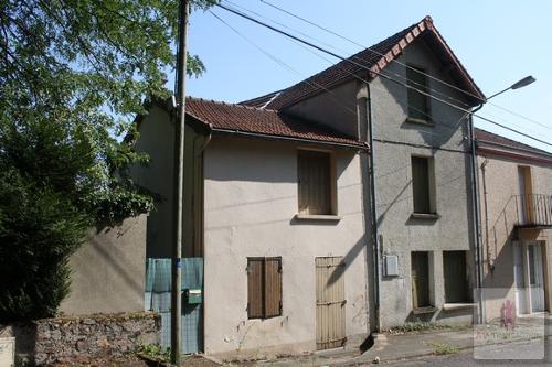 Saint-Martin-d'Estréaux Loire village house picture 5208717