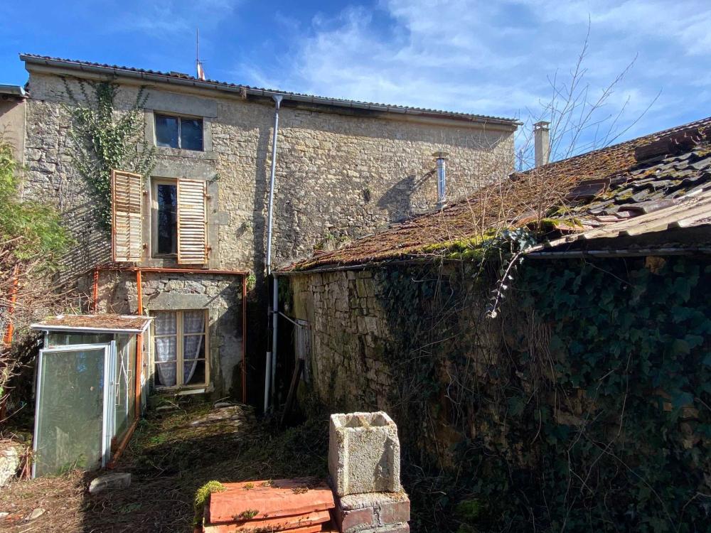  for sale village farm Dampierre Haute-Marne 24