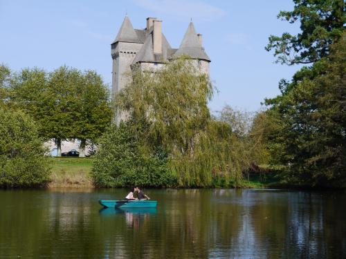 castle, Saint-Maixant, Creuse