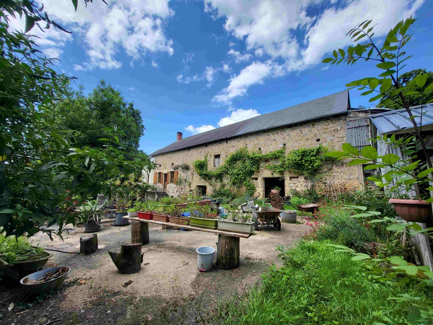  for sale house Saint-Léger-de-Fougeret Nièvre 1
