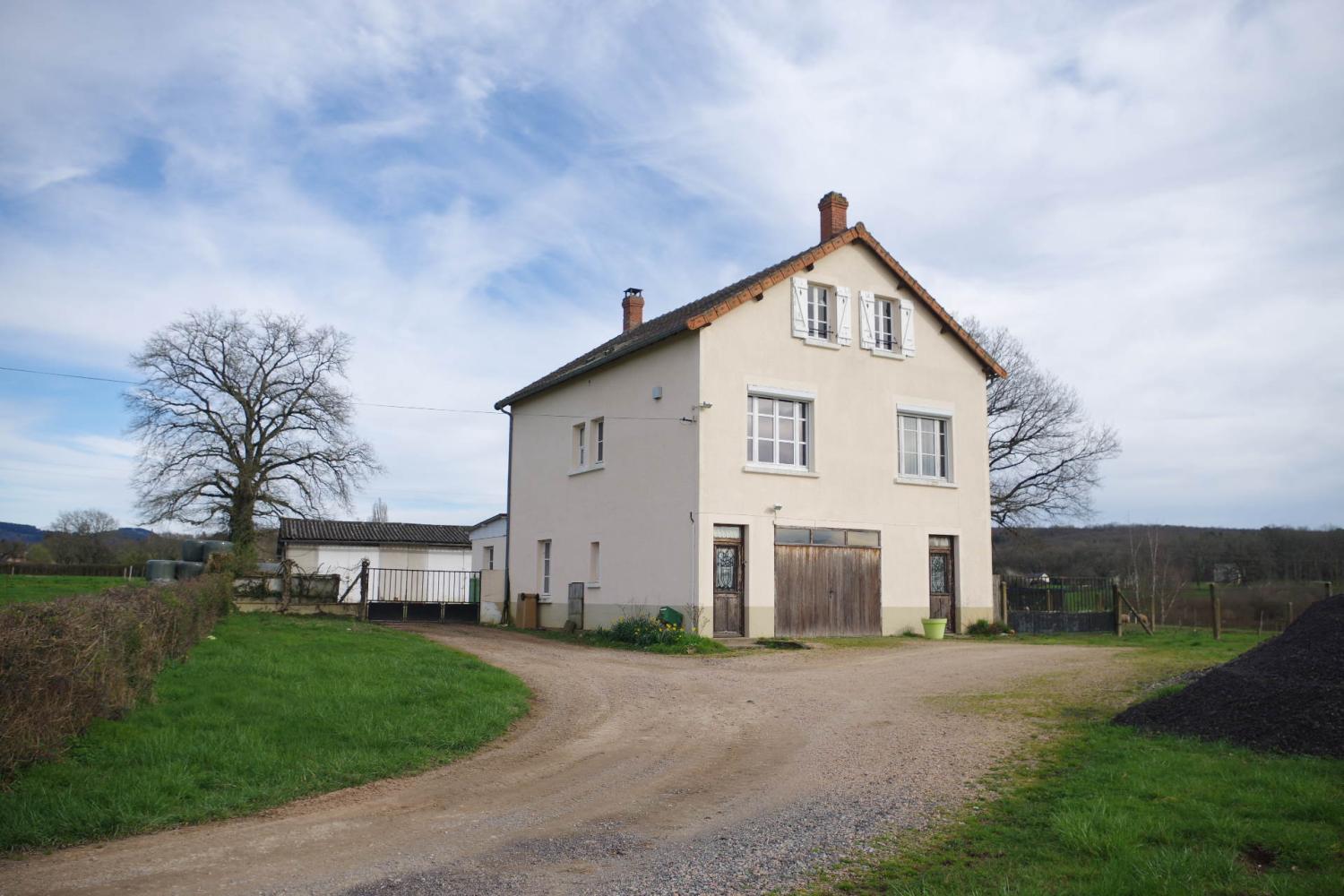  for sale house Saint-Honoré-Les-Bains Nièvre 2