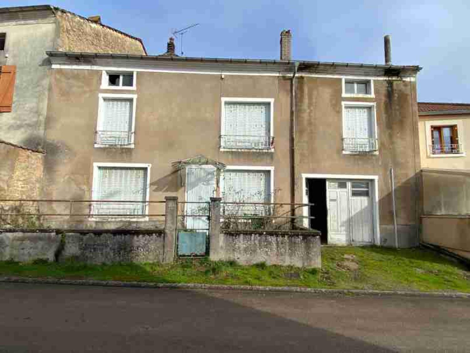  for sale village house Bourbonne-les-Bains Haute-Marne 17