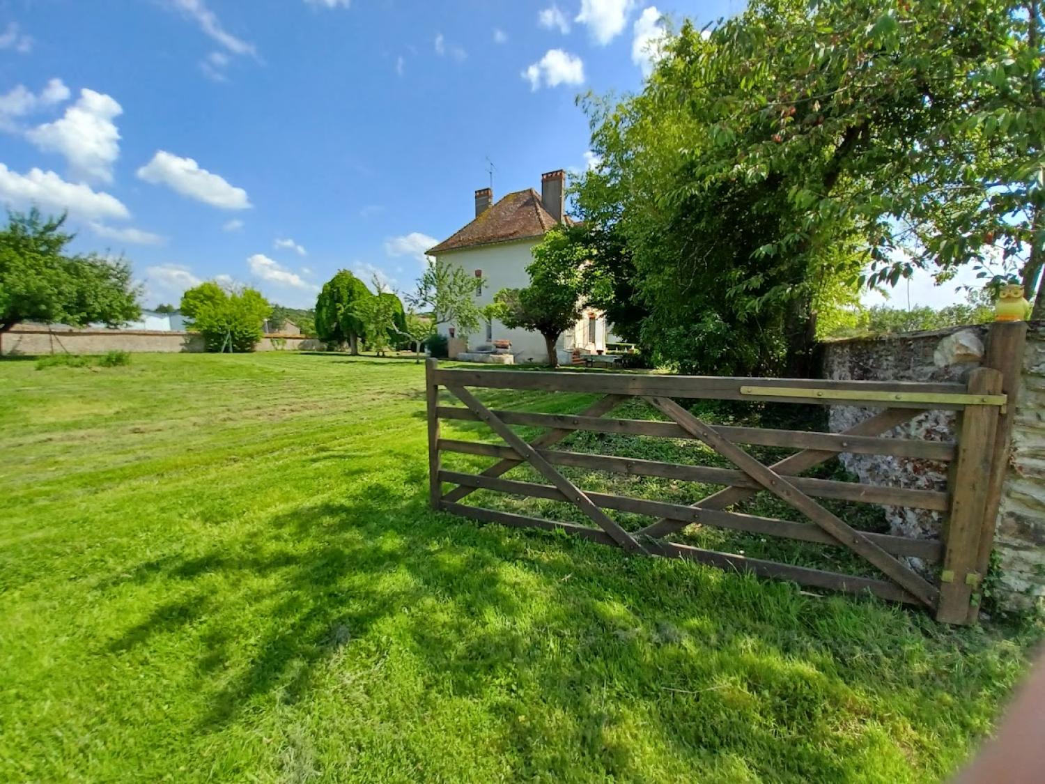  for sale detached house Cuzion Indre 35