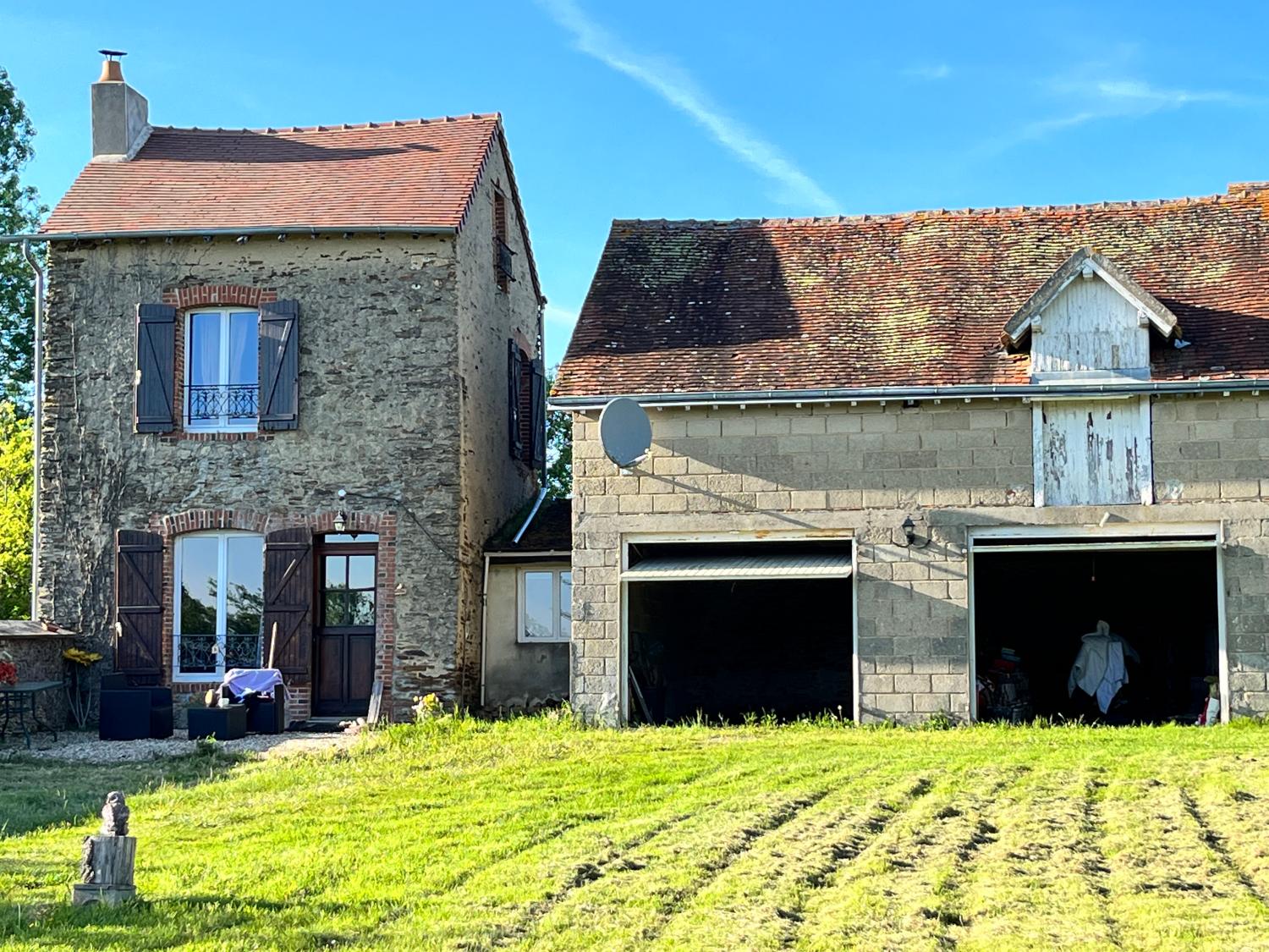  for sale detached house Cuzion Indre 27