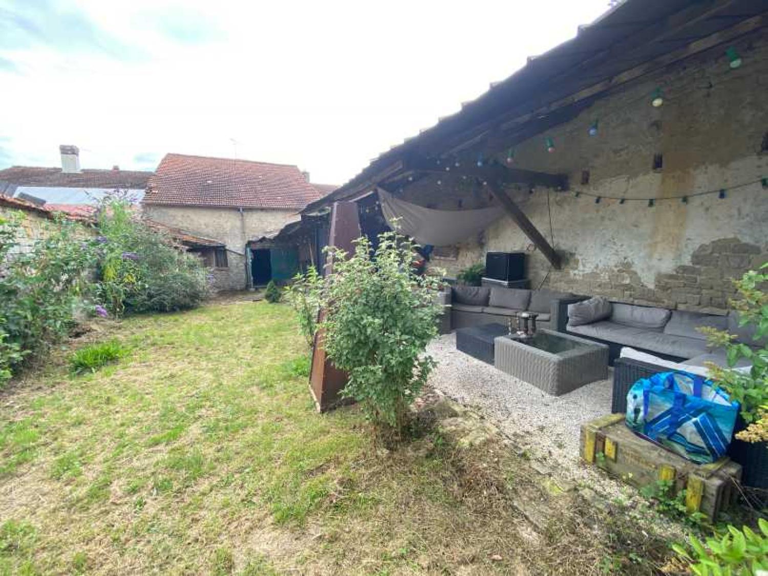 for sale village farm Melay Haute-Marne 32