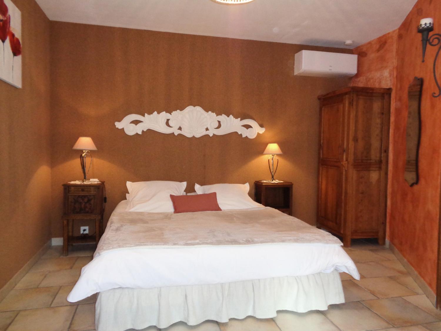  for sale bed and breakfast Lacoste Vaucluse 6