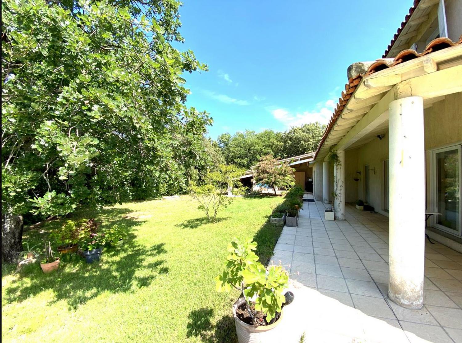  for sale detached house Uchaux Vaucluse 4