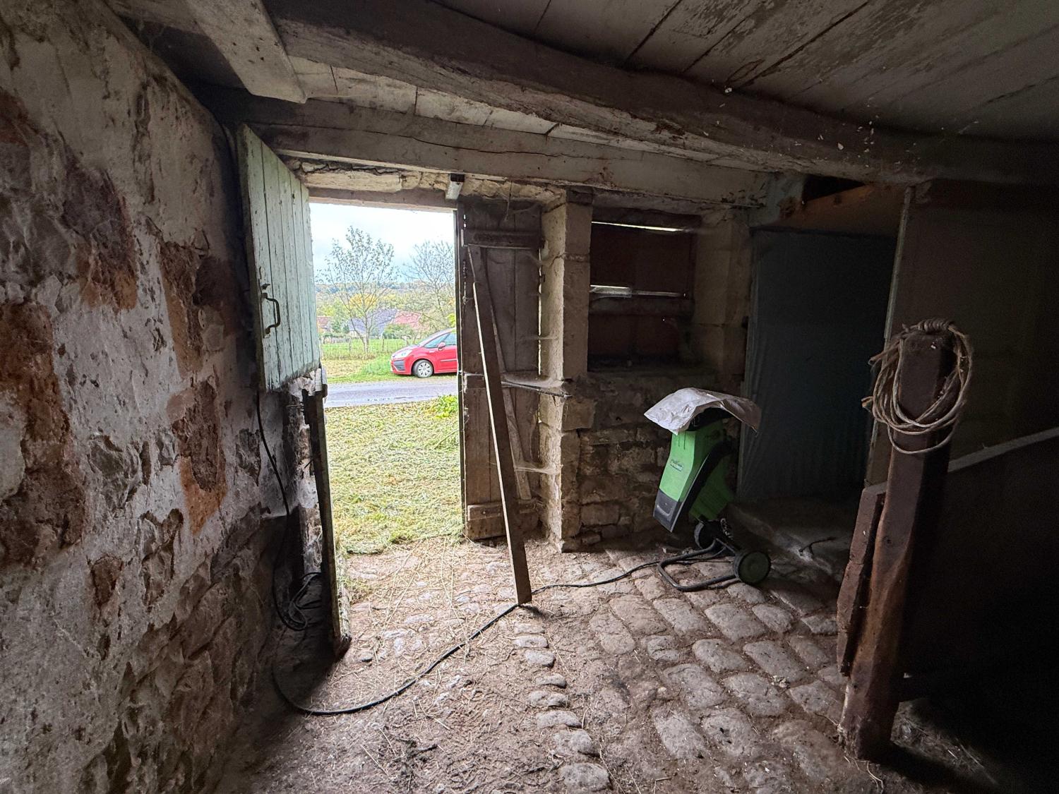 for sale village farm Jussey Haute-Saône 32