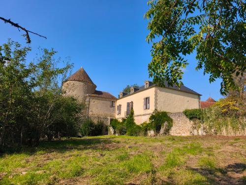 Montigny-sur-Canne Nièvre castle foto
