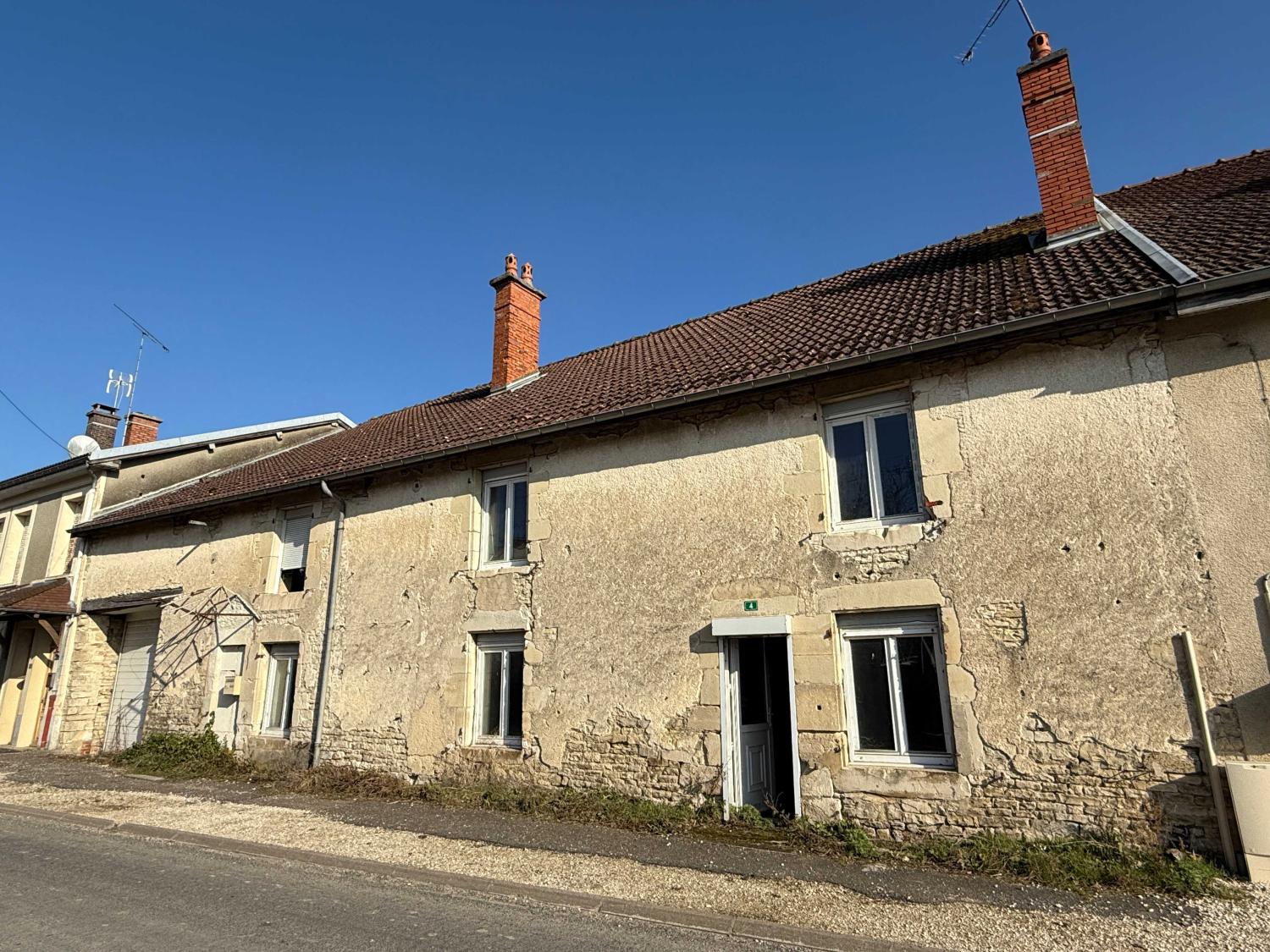  for sale village farm Châteauvillain Haute-Marne 30