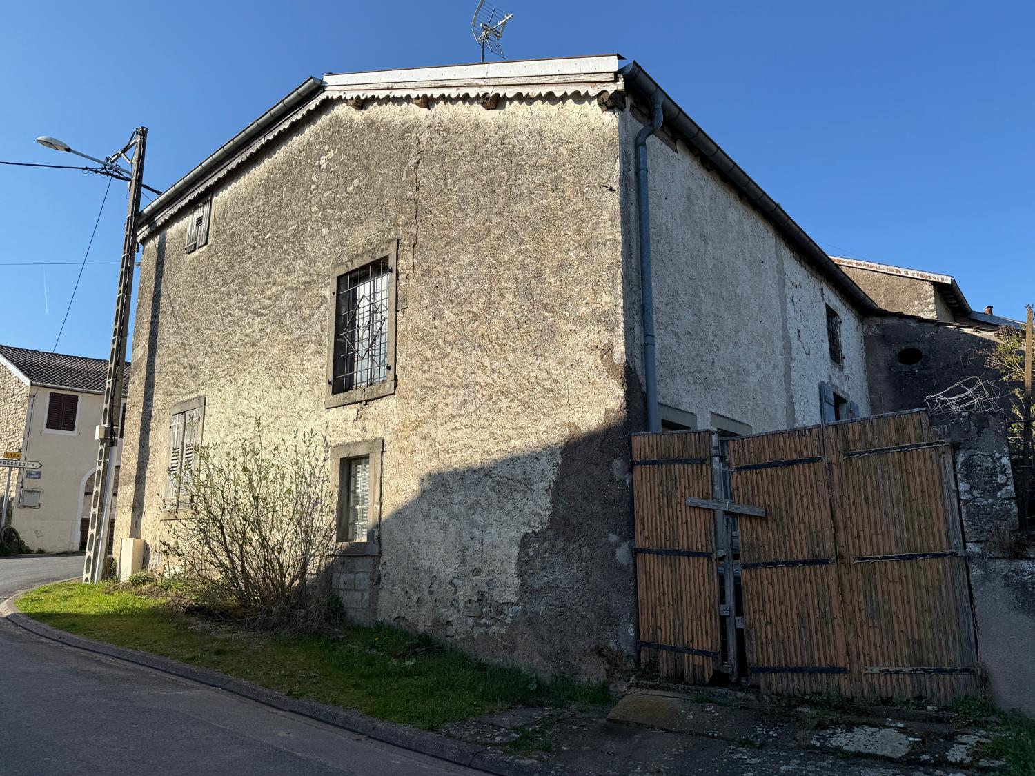  for sale village farm Melay Haute-Marne 28
