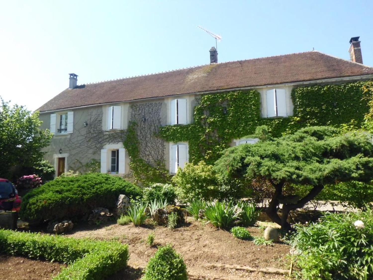  for sale bed and breakfast Pontigny Yonne 17