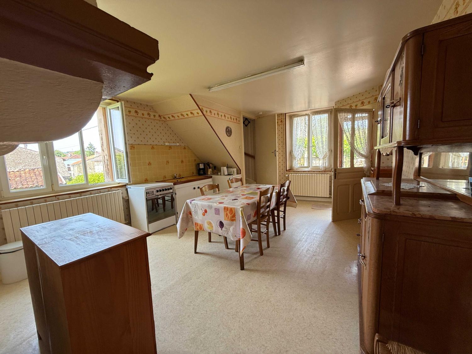  for sale village farm Voisey Haute-Marne 13