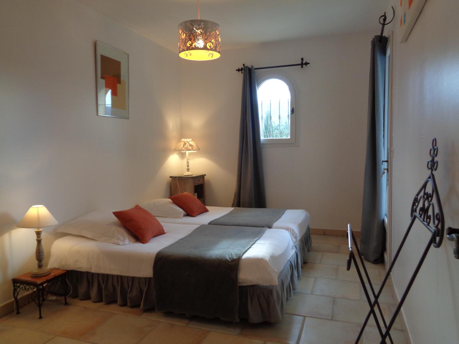 for sale bed and breakfast Lacoste Vaucluse 19