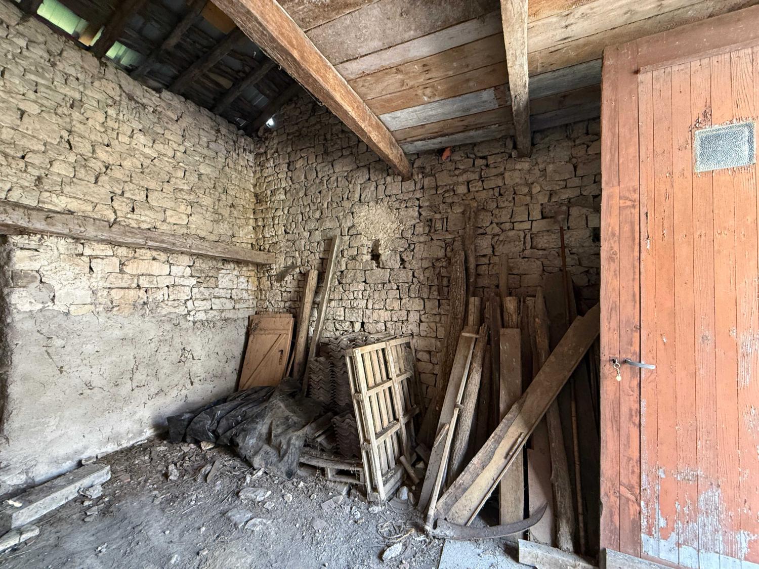  for sale village farm Voisey Haute-Marne 36
