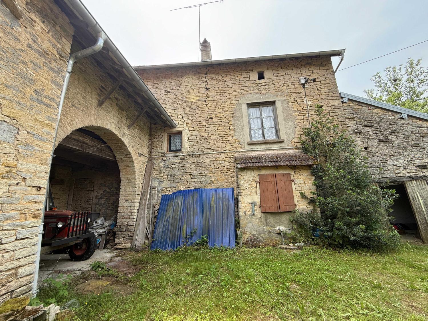  for sale village farm Confracourt Haute-Saône 3