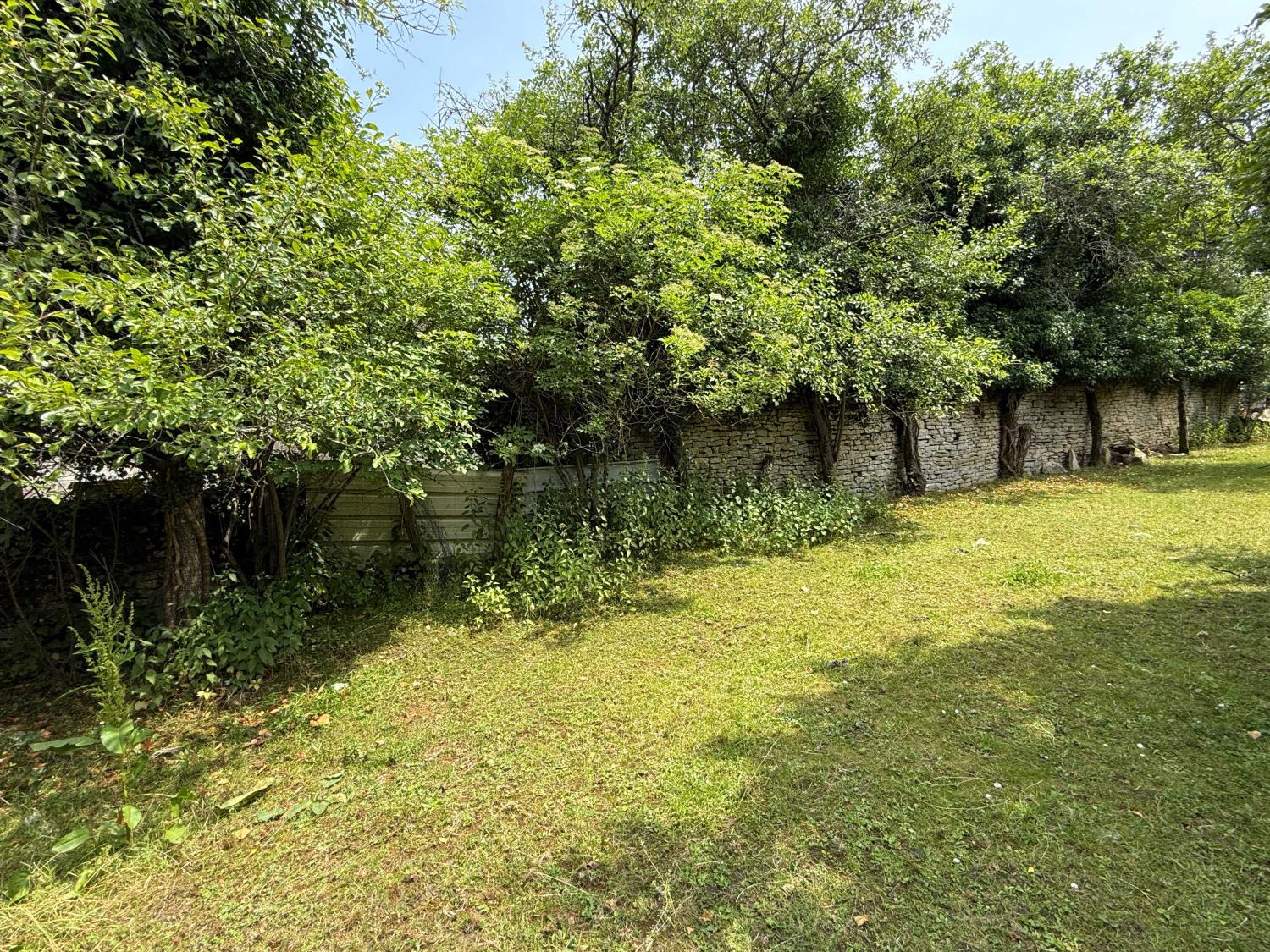 for sale village farm Confracourt Haute-Saône 42