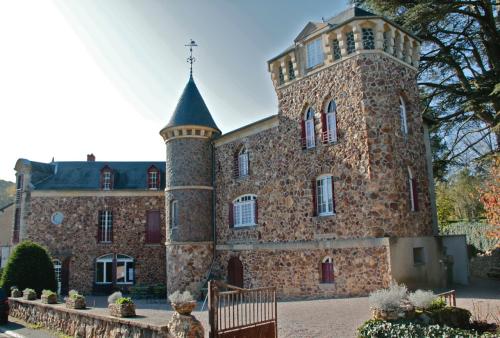 Saint-Honoré-Les-Bains Nièvre castle foto 7091089