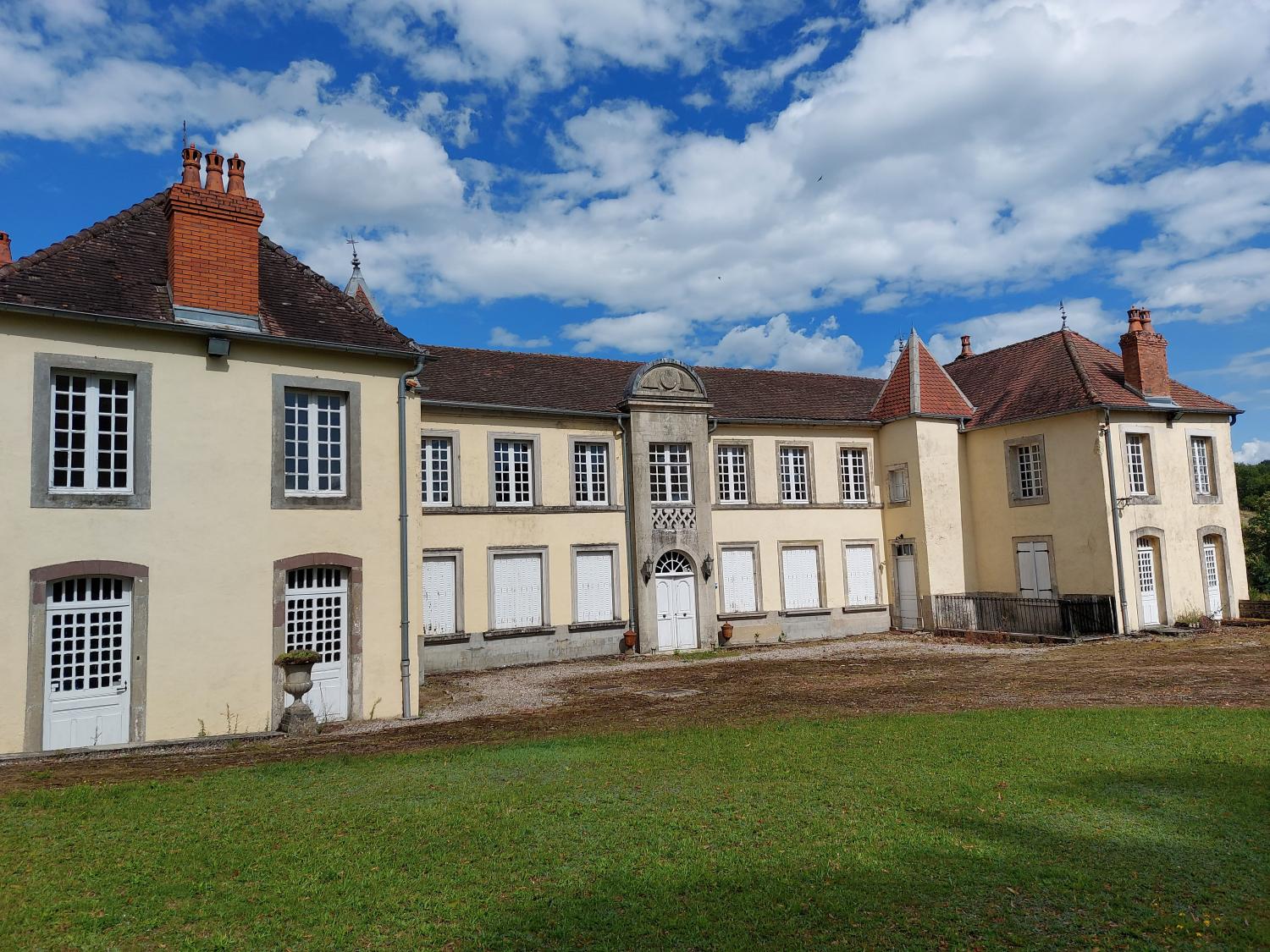  for sale castle Blondefontaine Haute-Saône 1