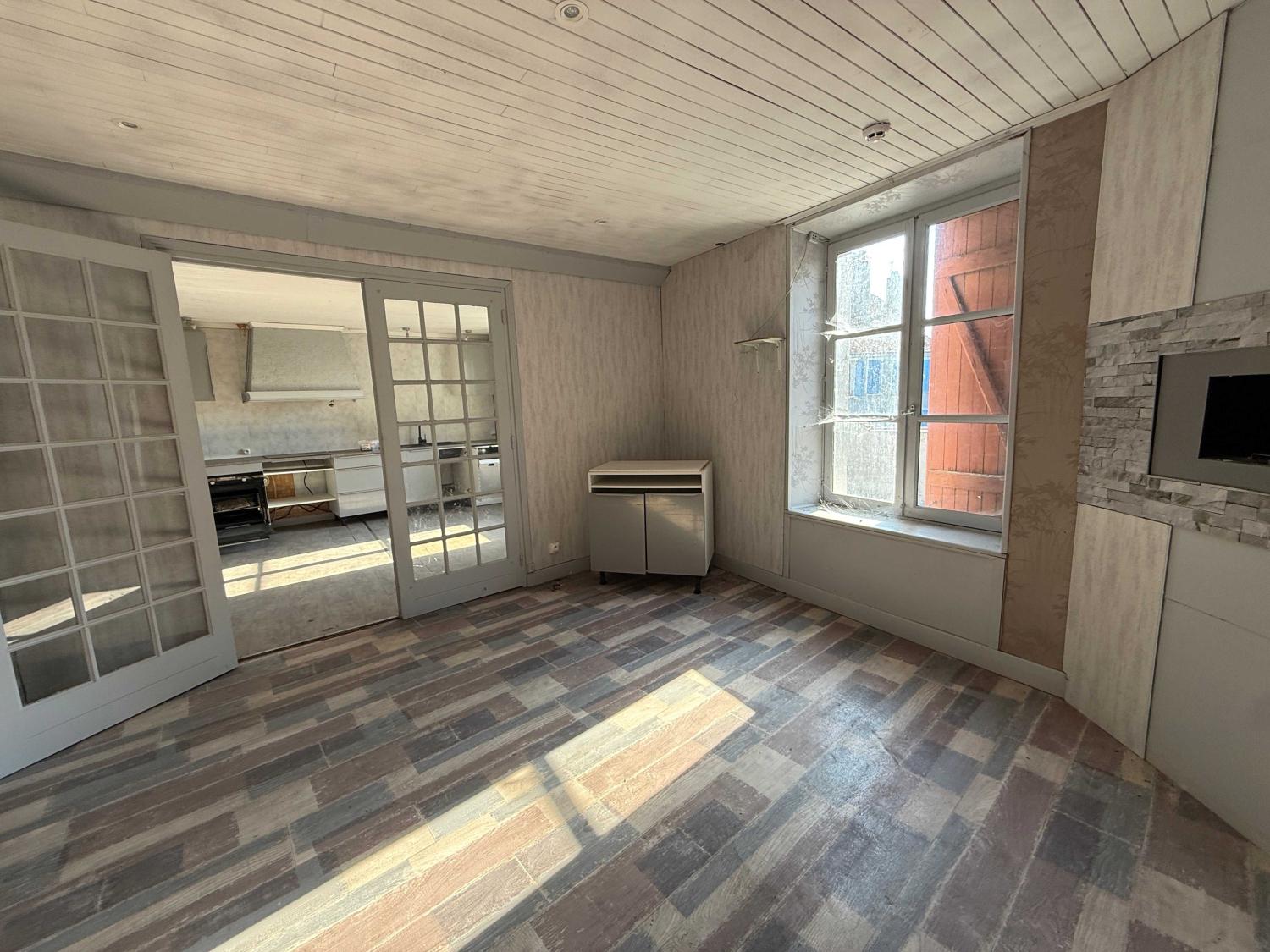  for sale village house Bourbonne-les-Bains Haute-Marne 13