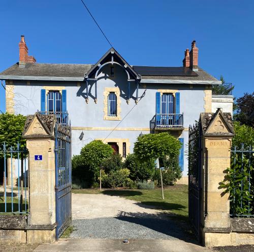 Saint-Honoré-Les-Bains Nièvre mansion foto 7113445