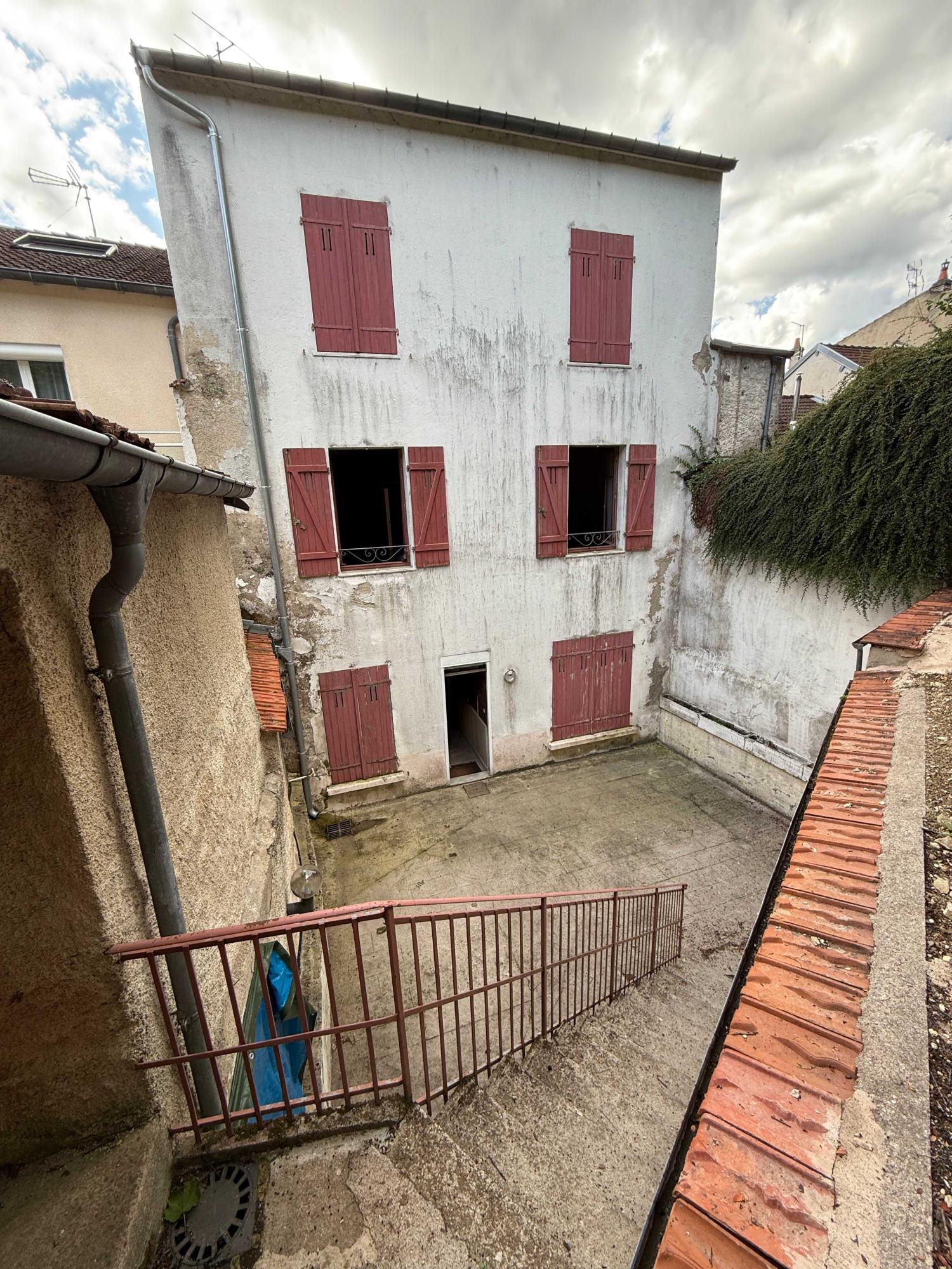  for sale village house Bourbonne-les-Bains Haute-Marne 24