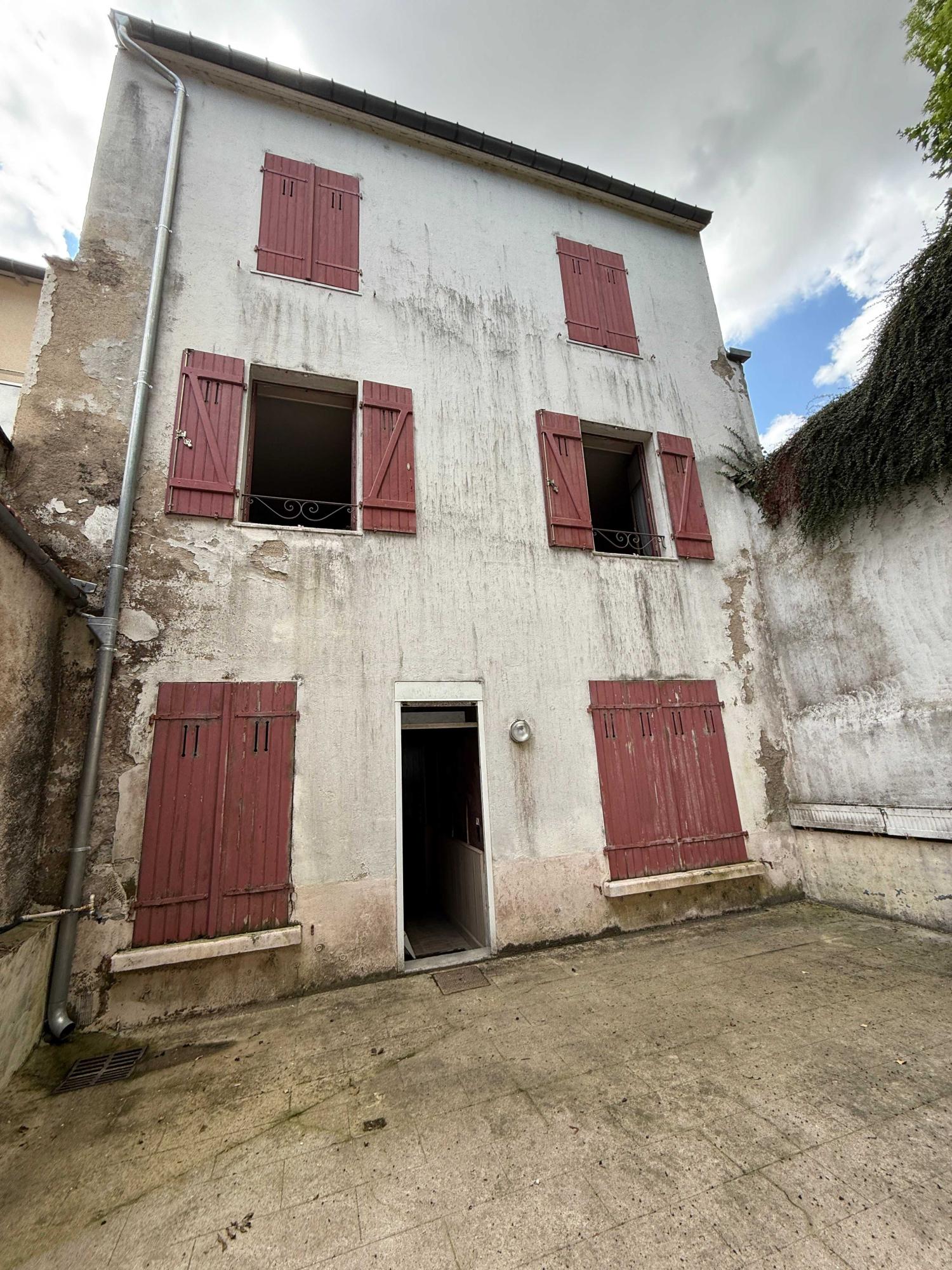  for sale village house Bourbonne-les-Bains Haute-Marne 17