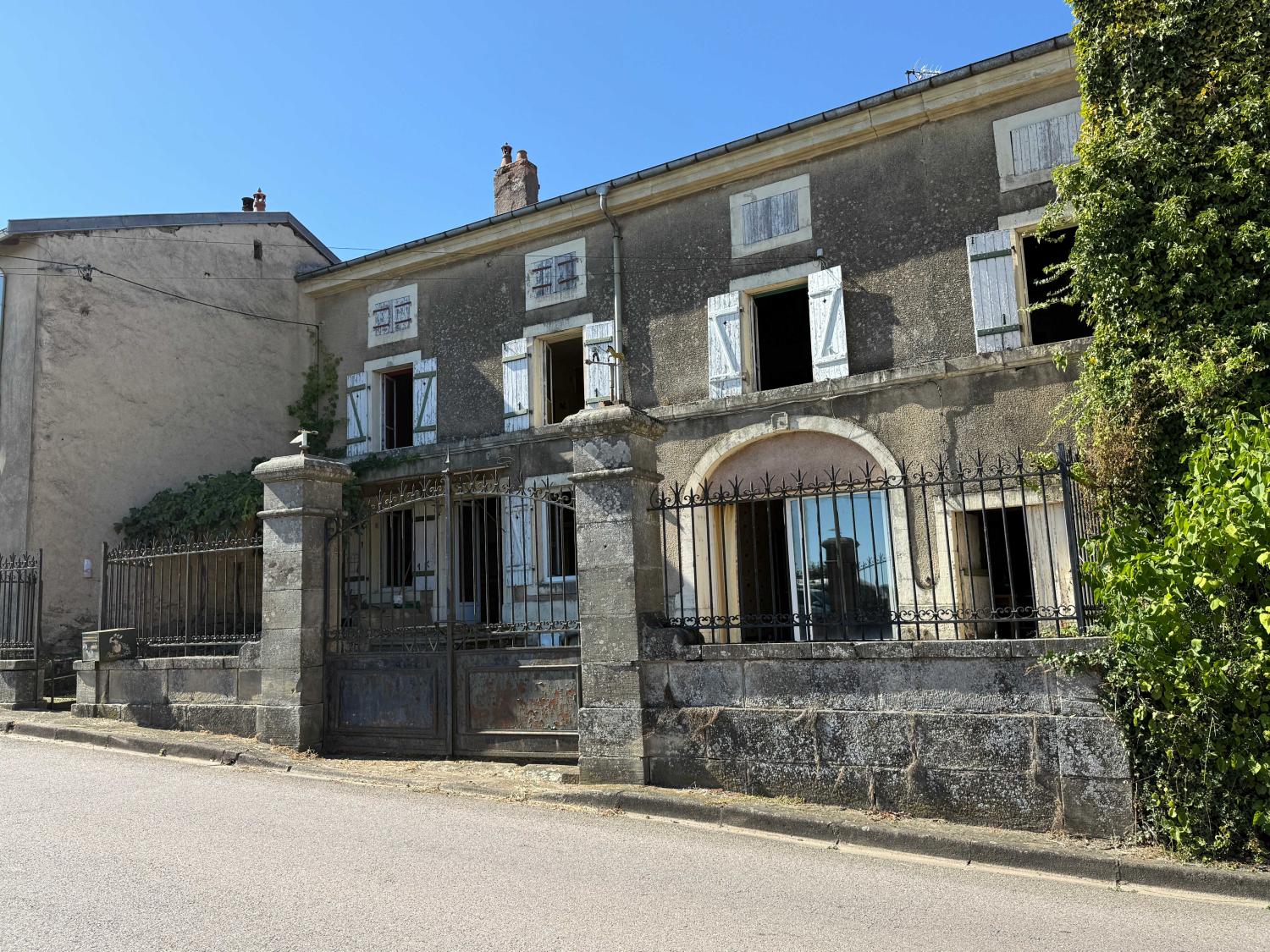  for sale mansion Châtillon-sur-Saône Vosges 1