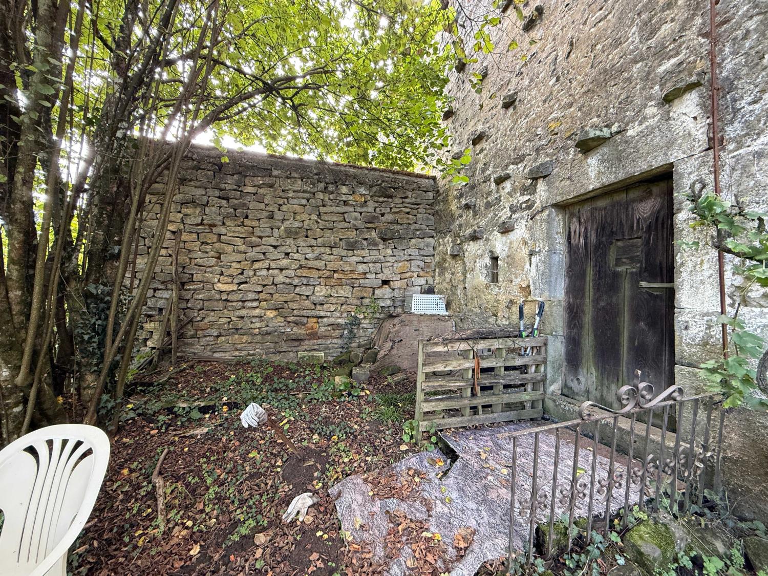  for sale village farm Damrémont Haute-Marne 27