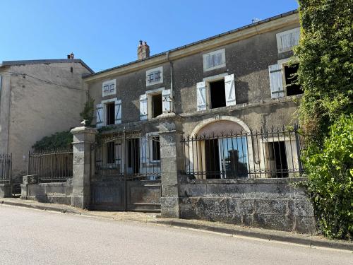 Châtillon-sur-Saône Vosges mansion foto 7128102
