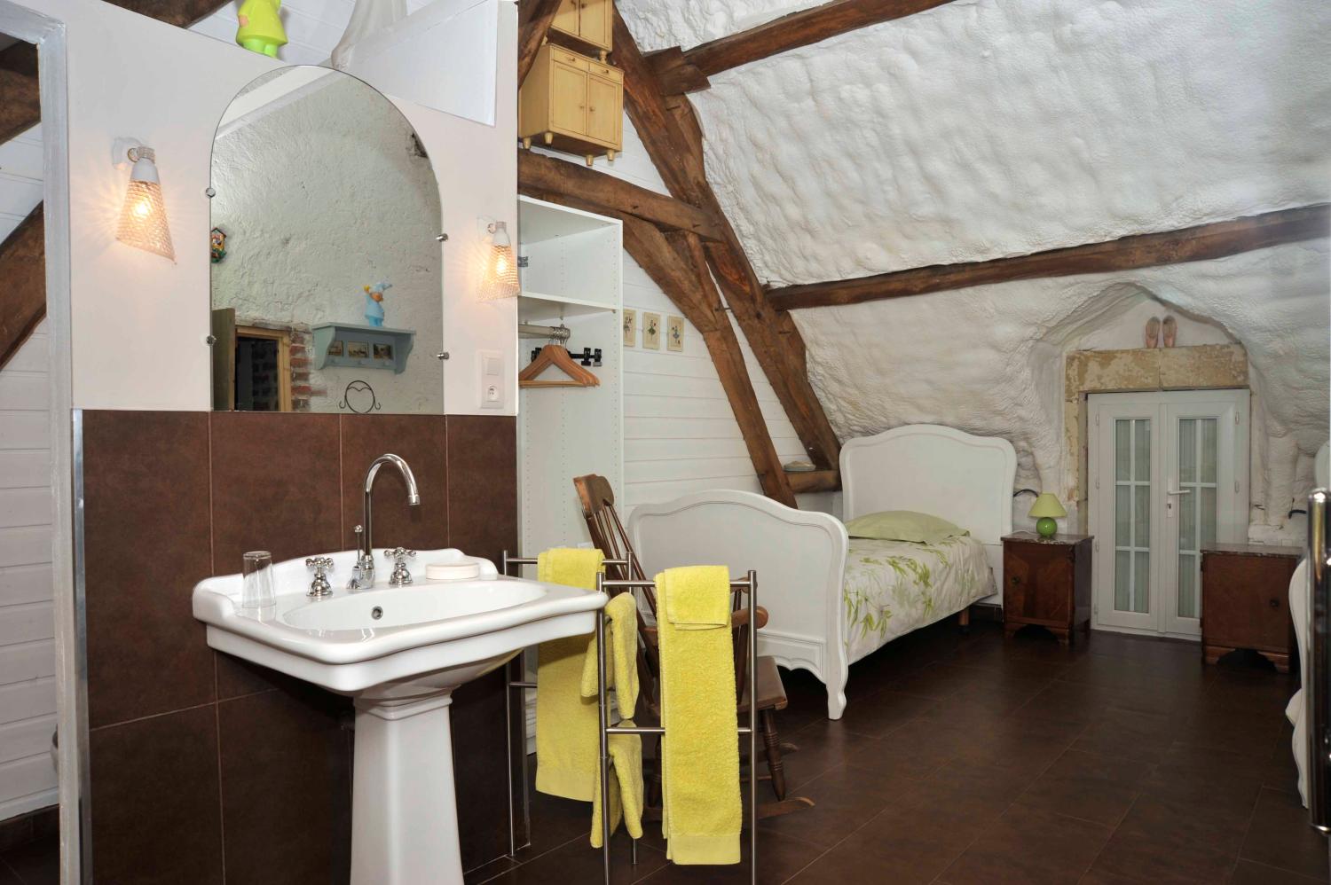  for sale bed and breakfast Couddes Loir-et-Cher 26