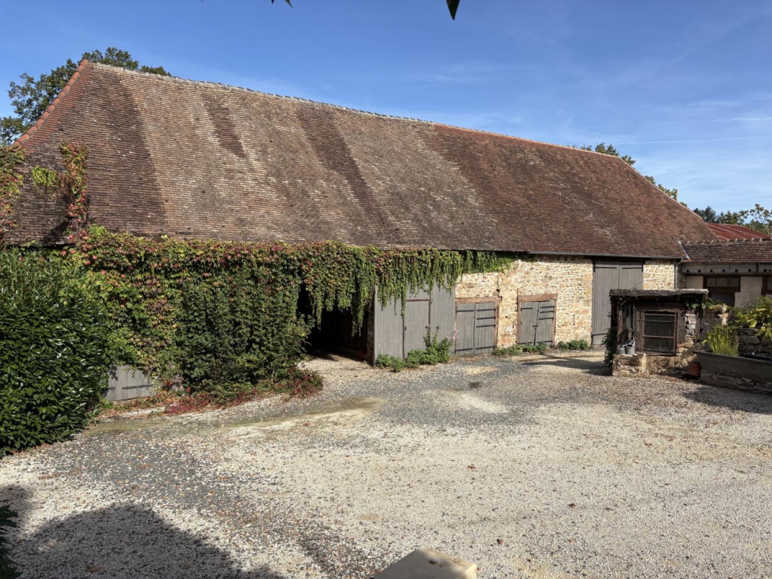  for sale property with holiday home Meuzac Haute-Vienne 39