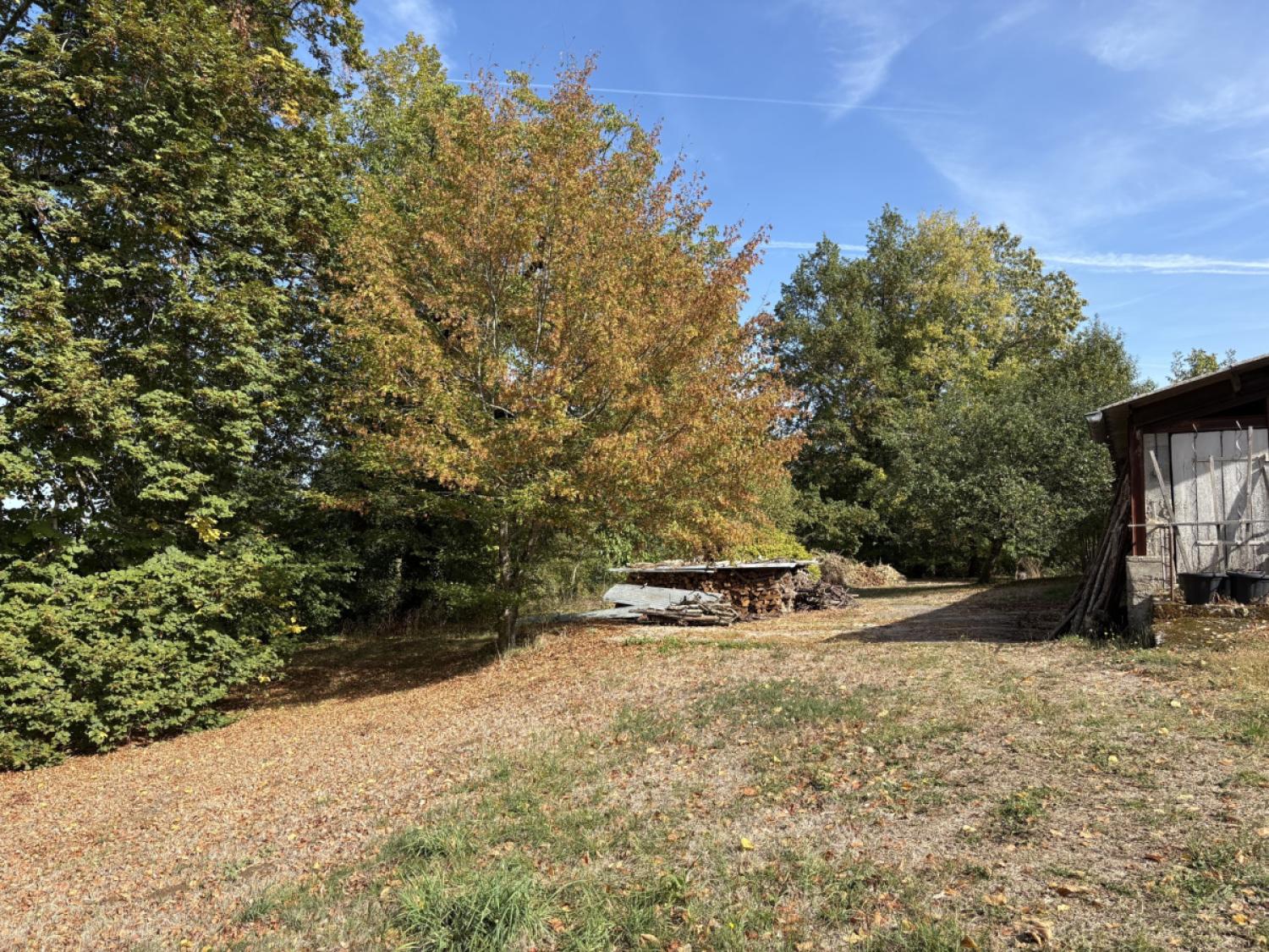  for sale property with holiday home Meuzac Haute-Vienne 43