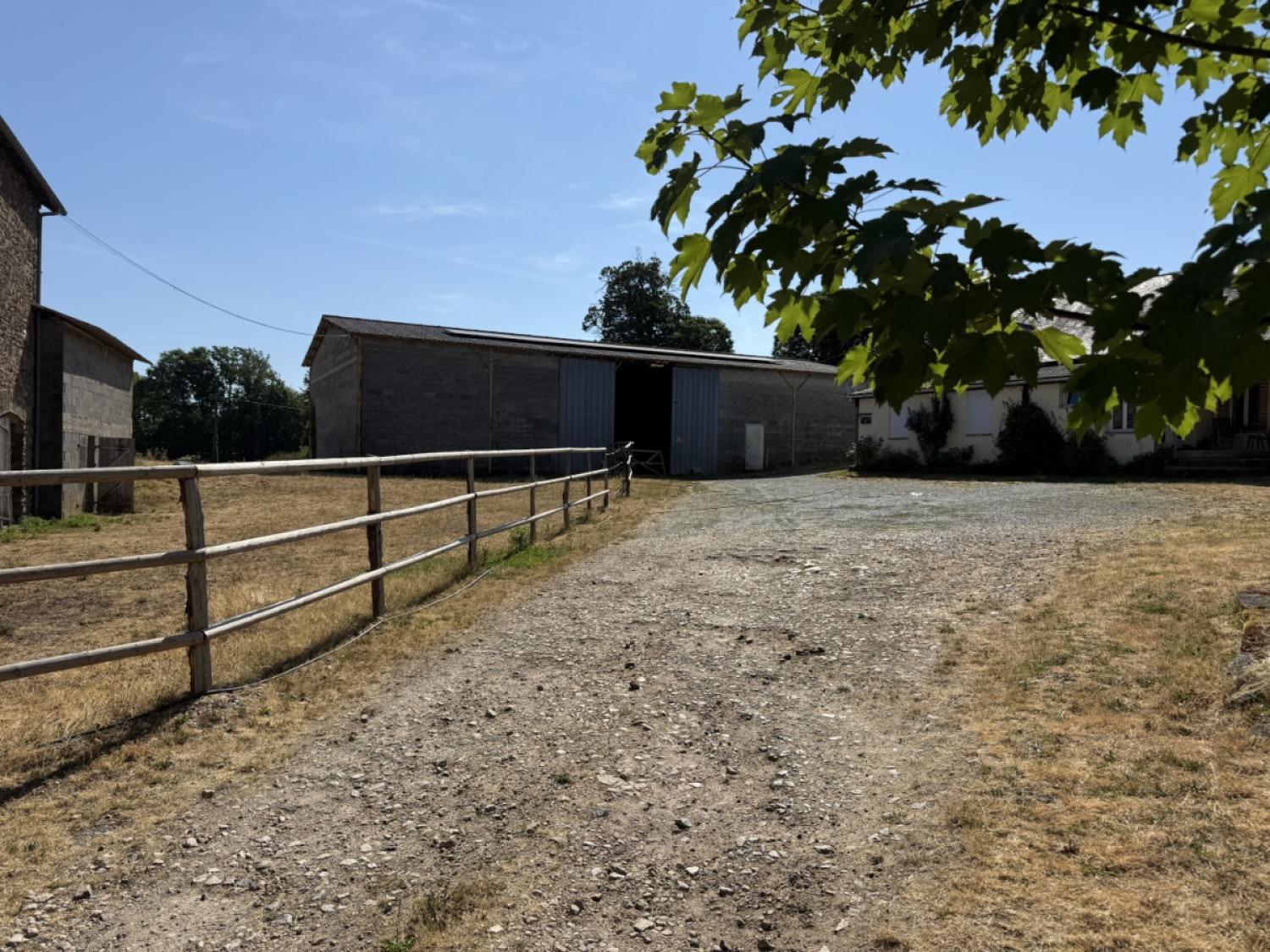 for sale farm Saint-Pardoux-Corbier Corrèze 18