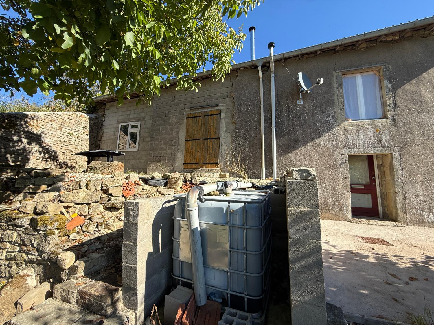  for sale village house Montcourt Haute-Saône 27