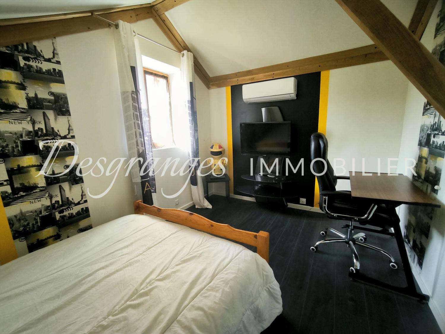  for sale detached house Saint-Cyr-les-Champagnes Dordogne 17