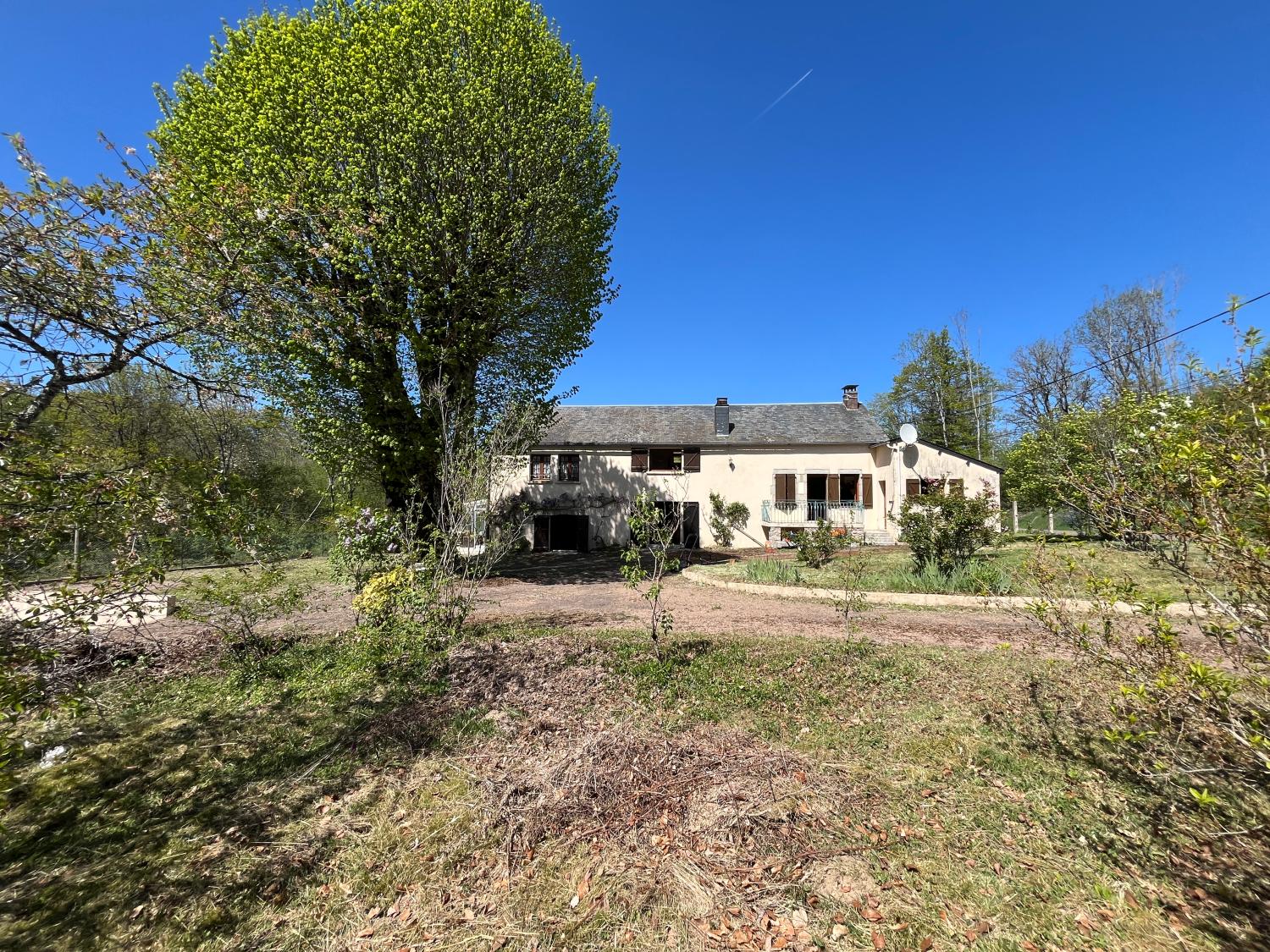  for sale detached house Planchez Nièvre 1