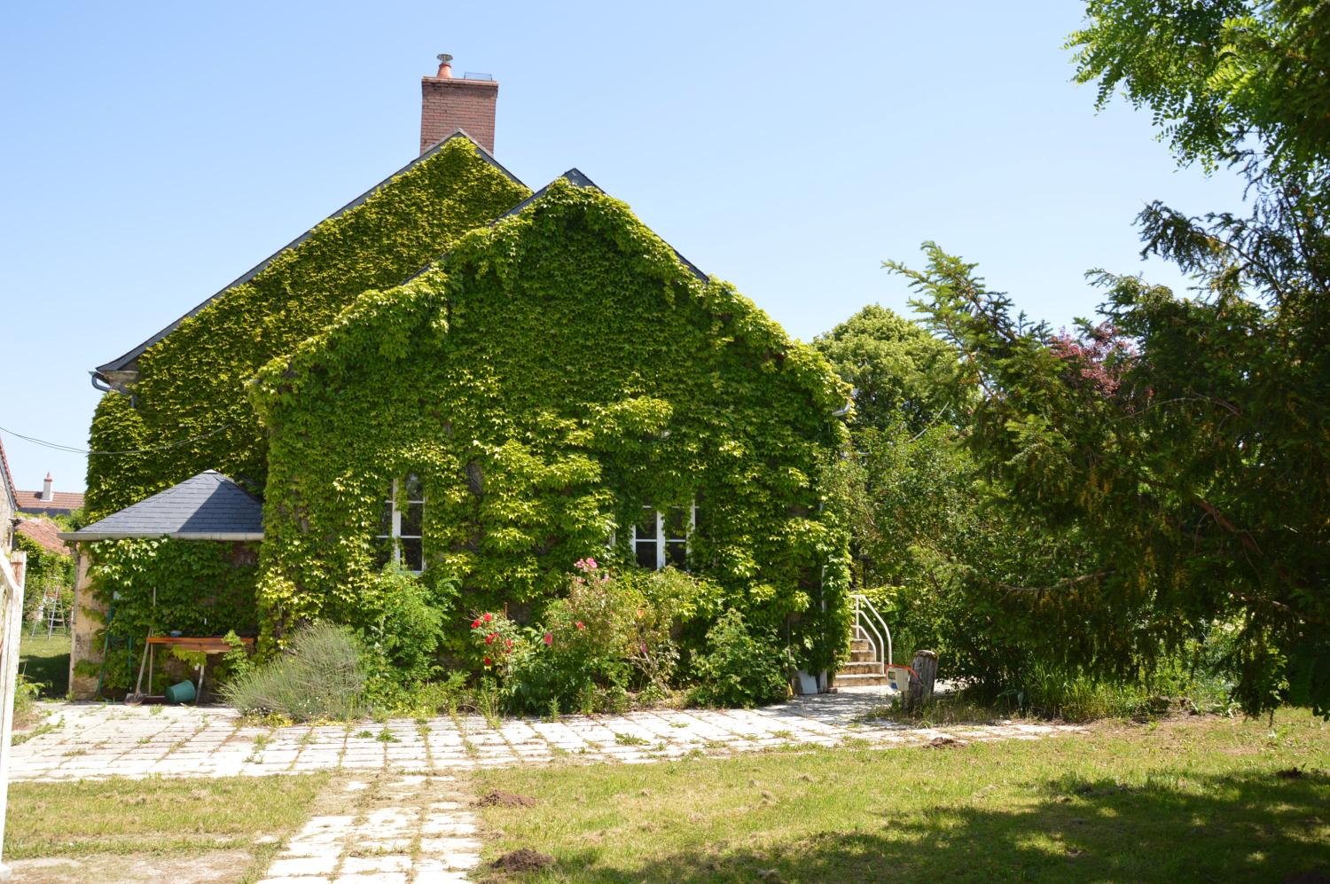  for sale estate La Guerche-sur-l'Aubois Cher 24