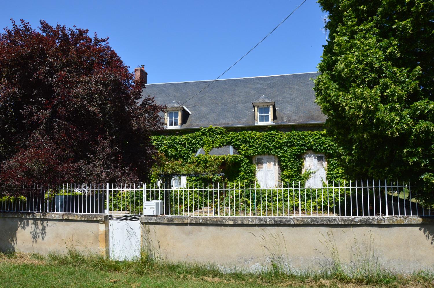  for sale estate La Guerche-sur-l'Aubois Cher 25
