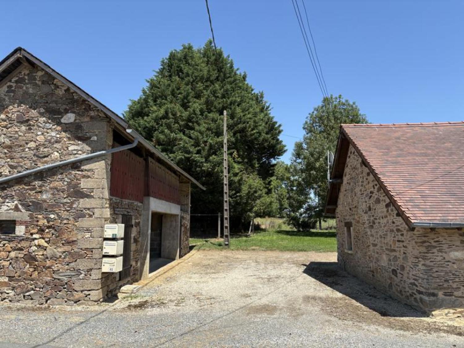  for sale property with holiday home Beyssenac Corrèze 22