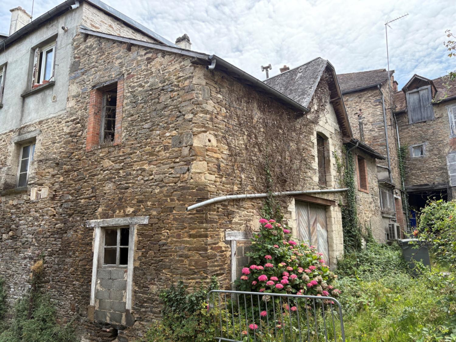 for sale building Saint-Yrieix-la-Perche Haute-Vienne 16