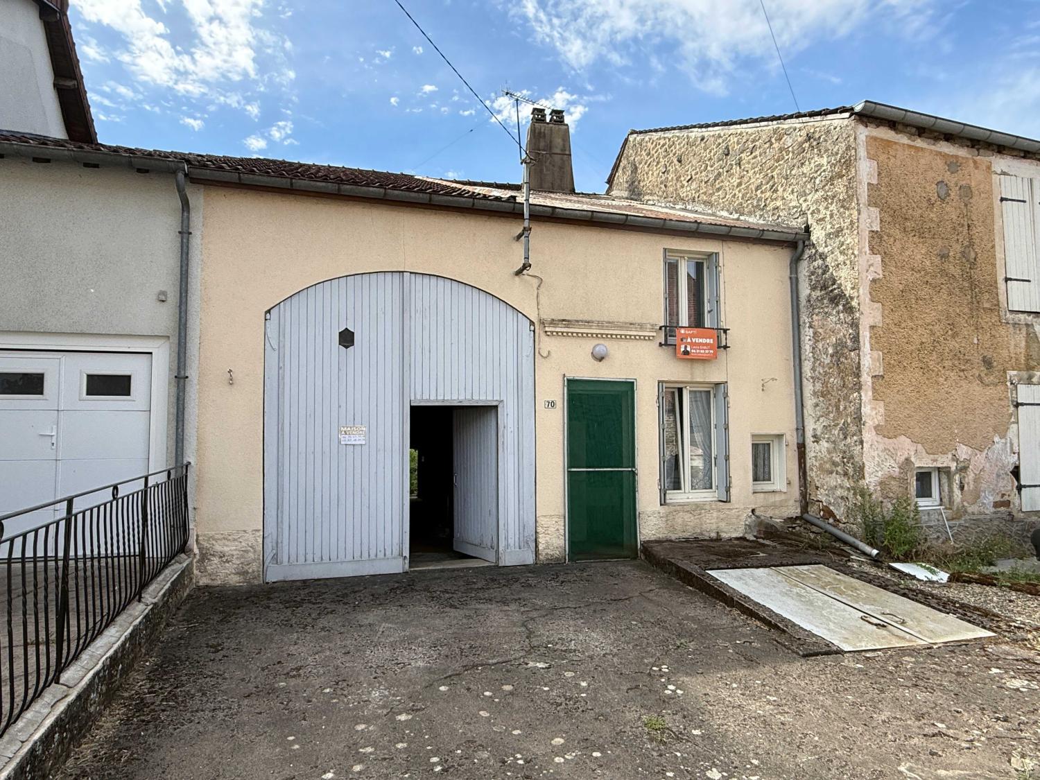 for sale village house Bourbonne-les-Bains Haute-Marne 25