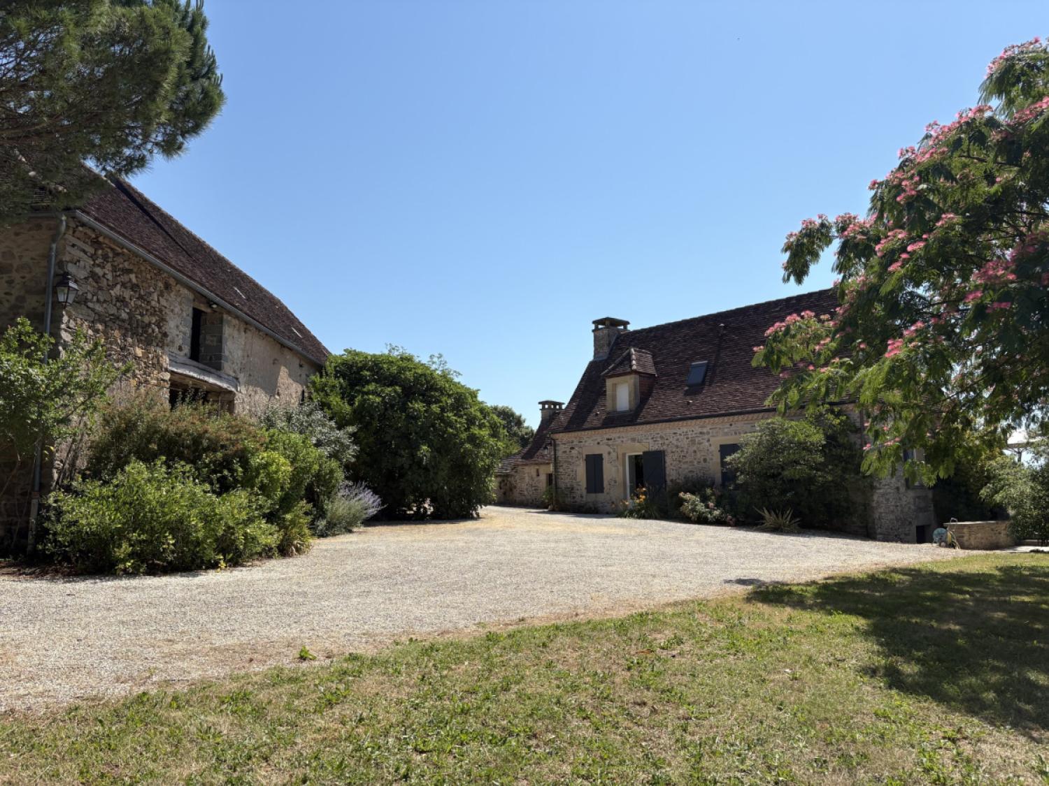 for sale property with holiday home Génis Dordogne 1