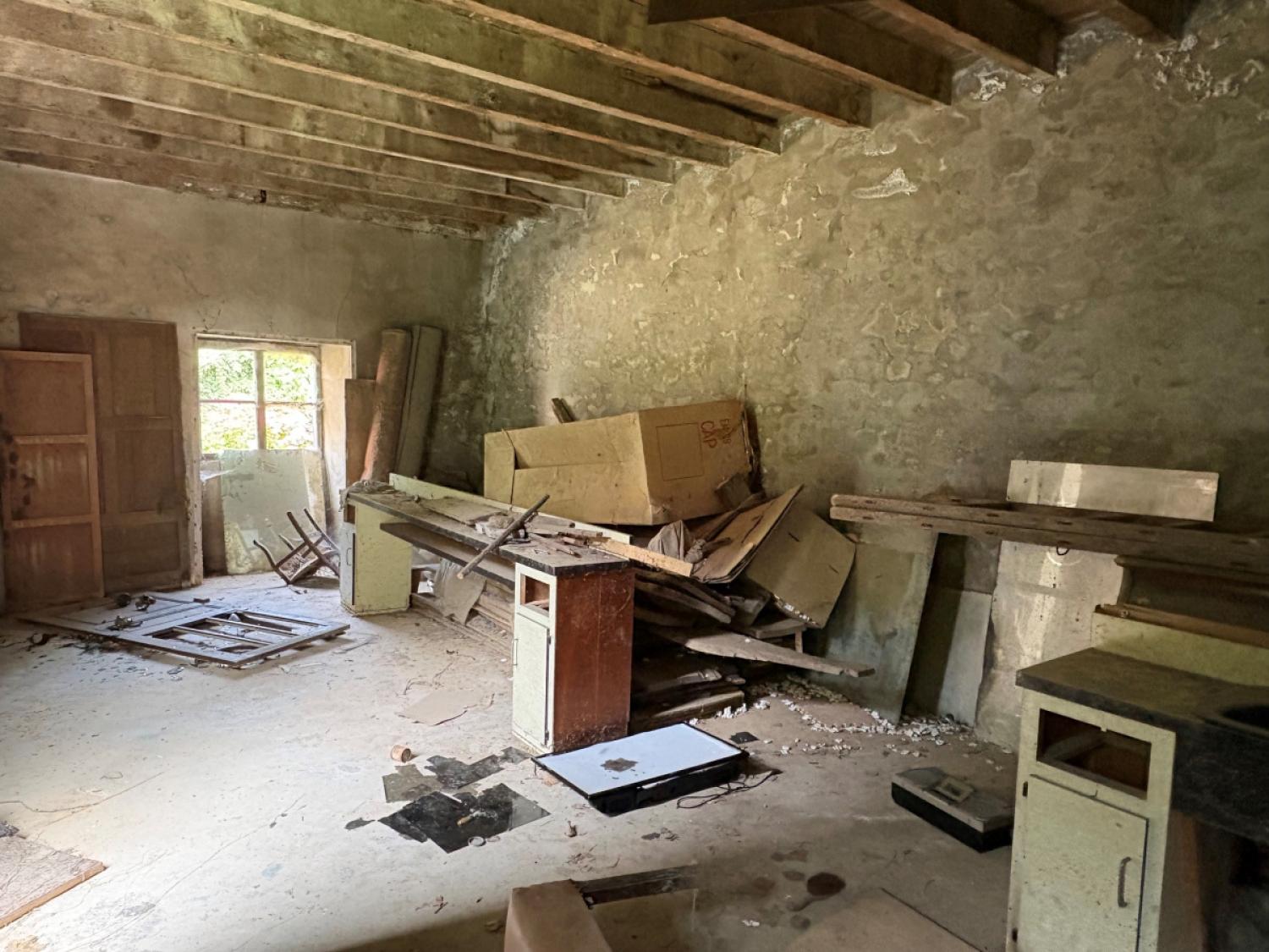 for sale building Saint-Yrieix-la-Perche Haute-Vienne 17