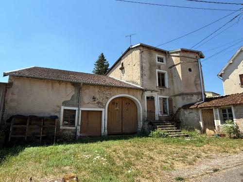 Monthureux-sur-Saône Vosges village farm foto