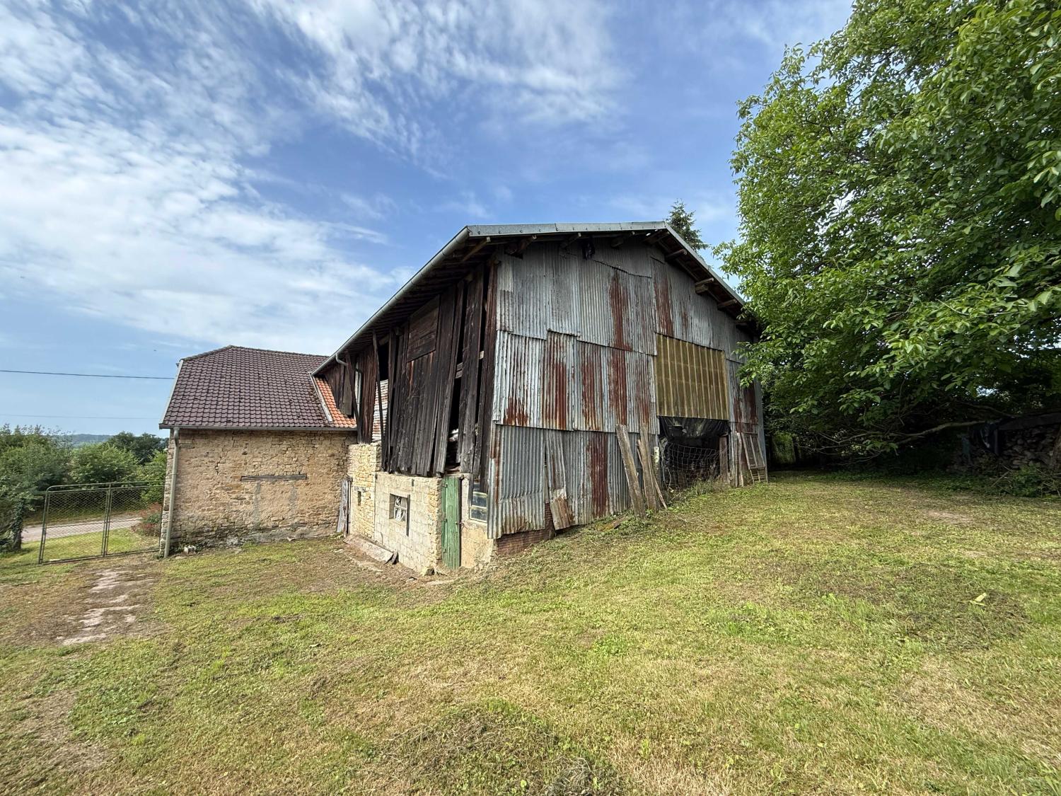 for sale village farm Augicourt Haute-Saône 39