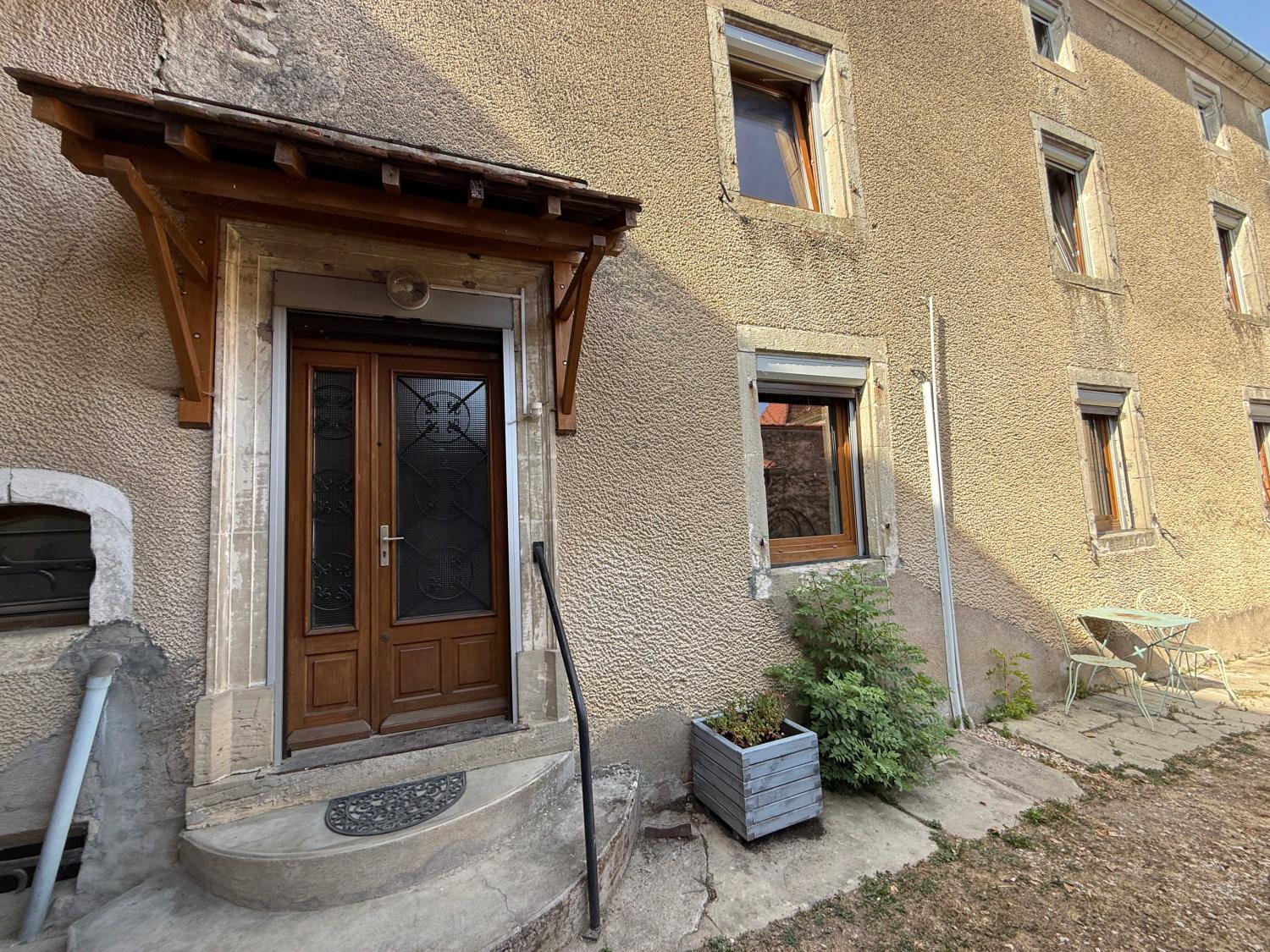  for sale village farm Melay Haute-Marne 33