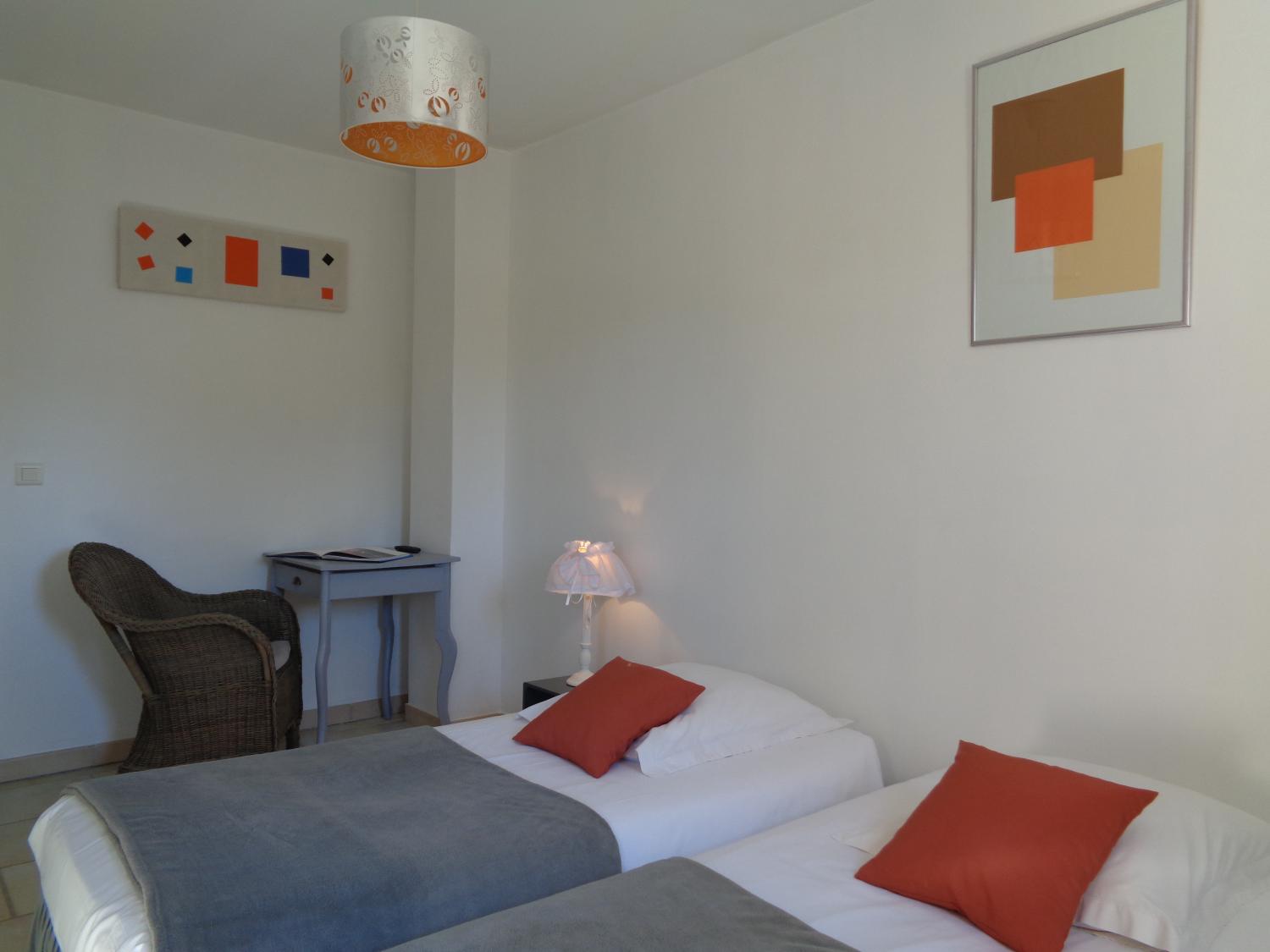  for sale bed and breakfast Lacoste Vaucluse 8