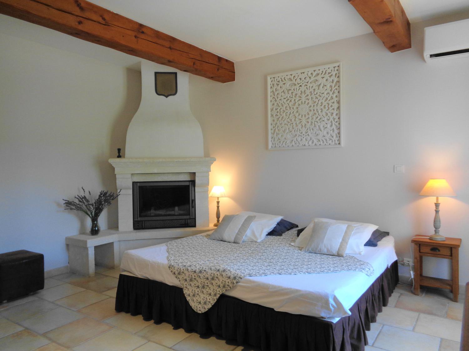  for sale bed and breakfast Lacoste Vaucluse 3