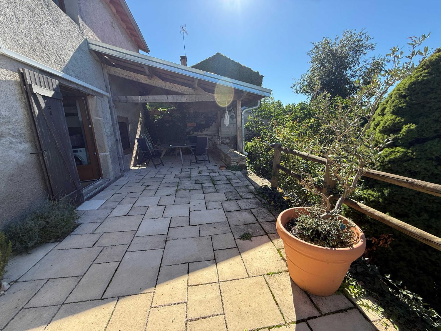  for sale village farm Corre Haute-Saône 24